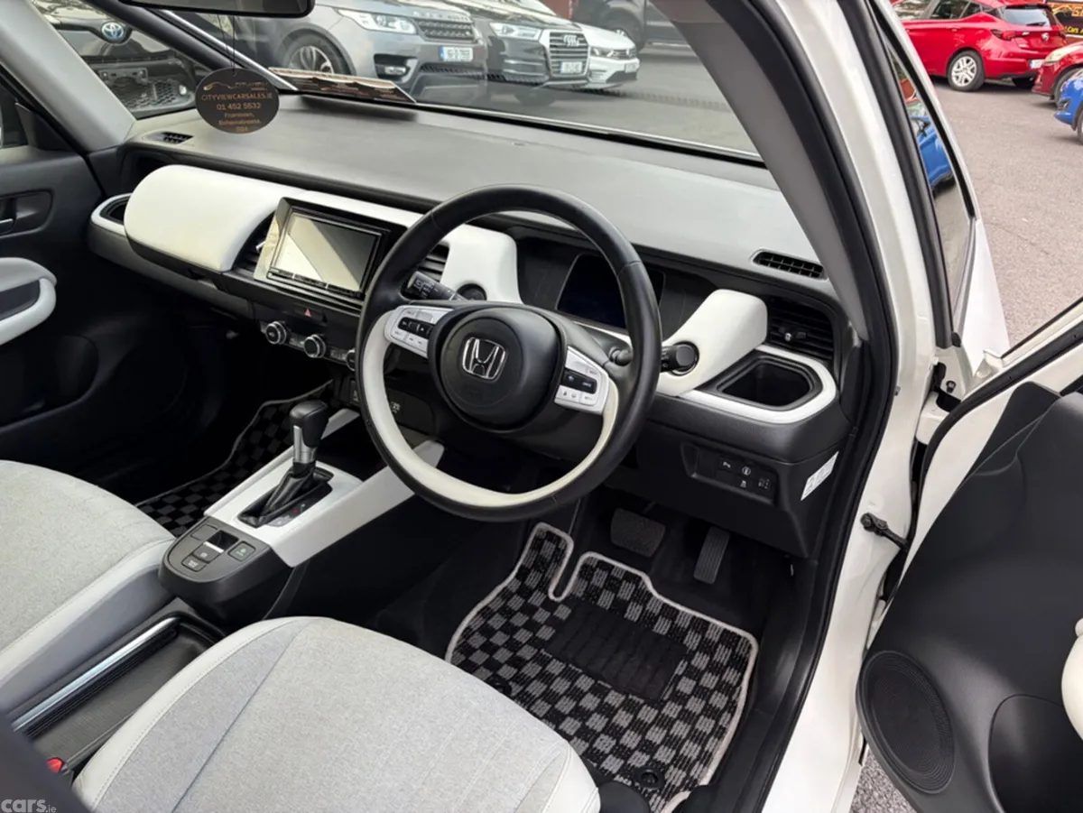 Honda Fit Hatchback, Petrol Hybrid, 2021, White