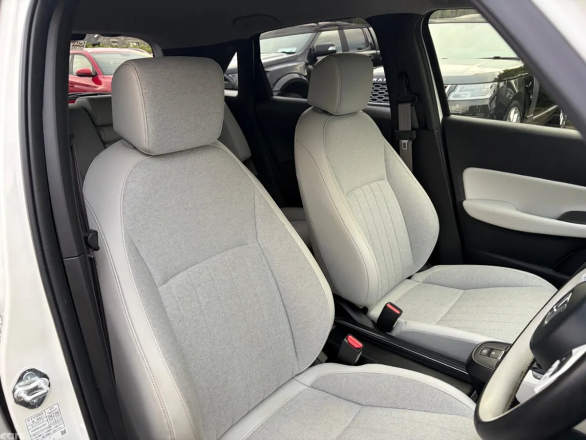 Honda Fit Hatchback, Petrol Hybrid, 2021, White
