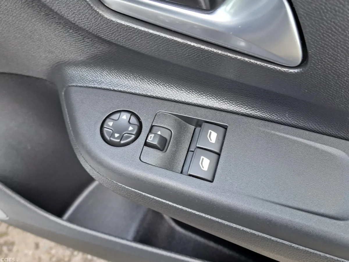 Opel Corsa Hatchback, Petrol, 2023, Grey