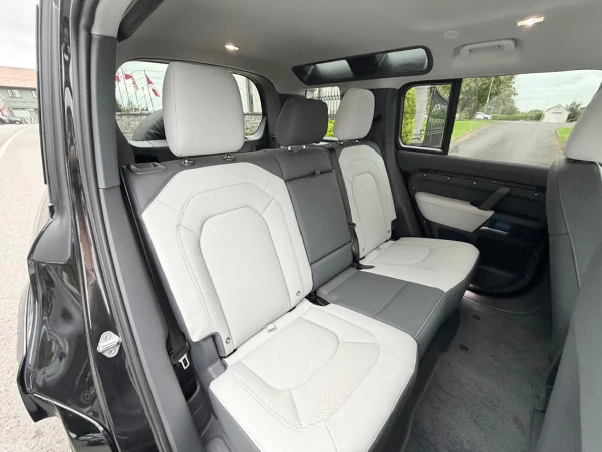 Land Rover Defender SUV, Petrol Plug-in Hybrid, 2026, Black