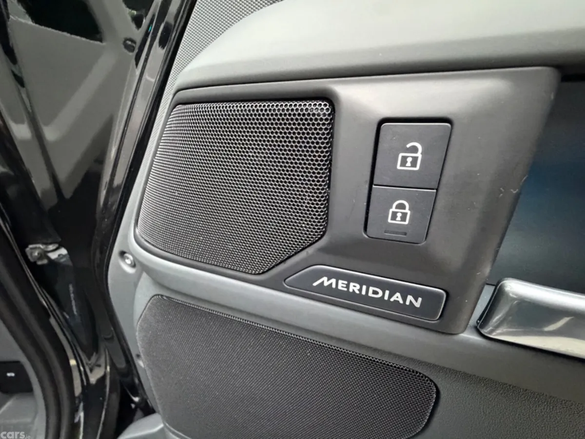 Land Rover Defender SUV, Petrol Plug-in Hybrid, 2026, Black