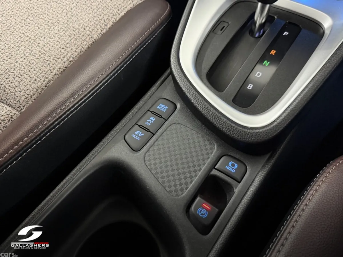 Toyota Yaris Cross SUV, Petrol Hybrid, 2021, Blue