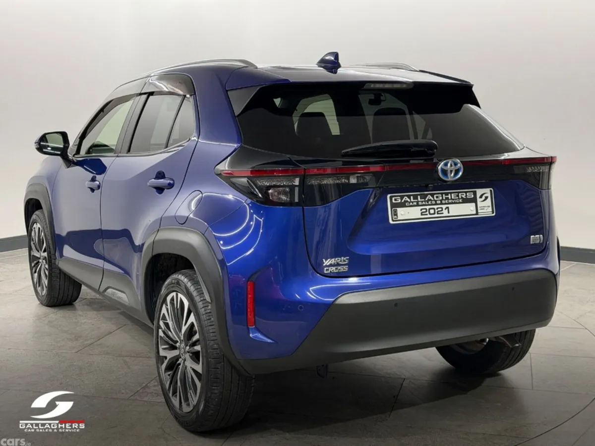 Toyota Yaris Cross SUV, Petrol Hybrid, 2021, Blue
