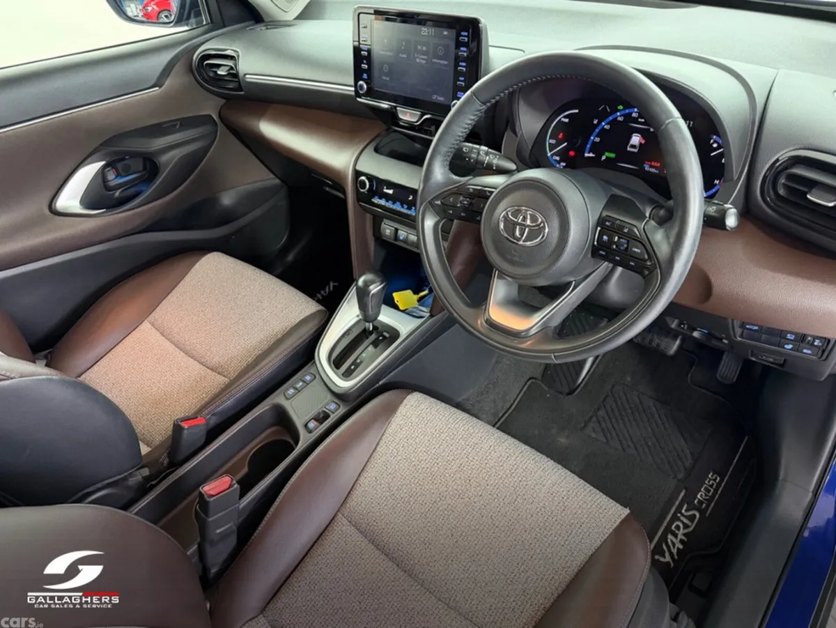 Toyota Yaris Cross SUV, Petrol Hybrid, 2021, Blue
