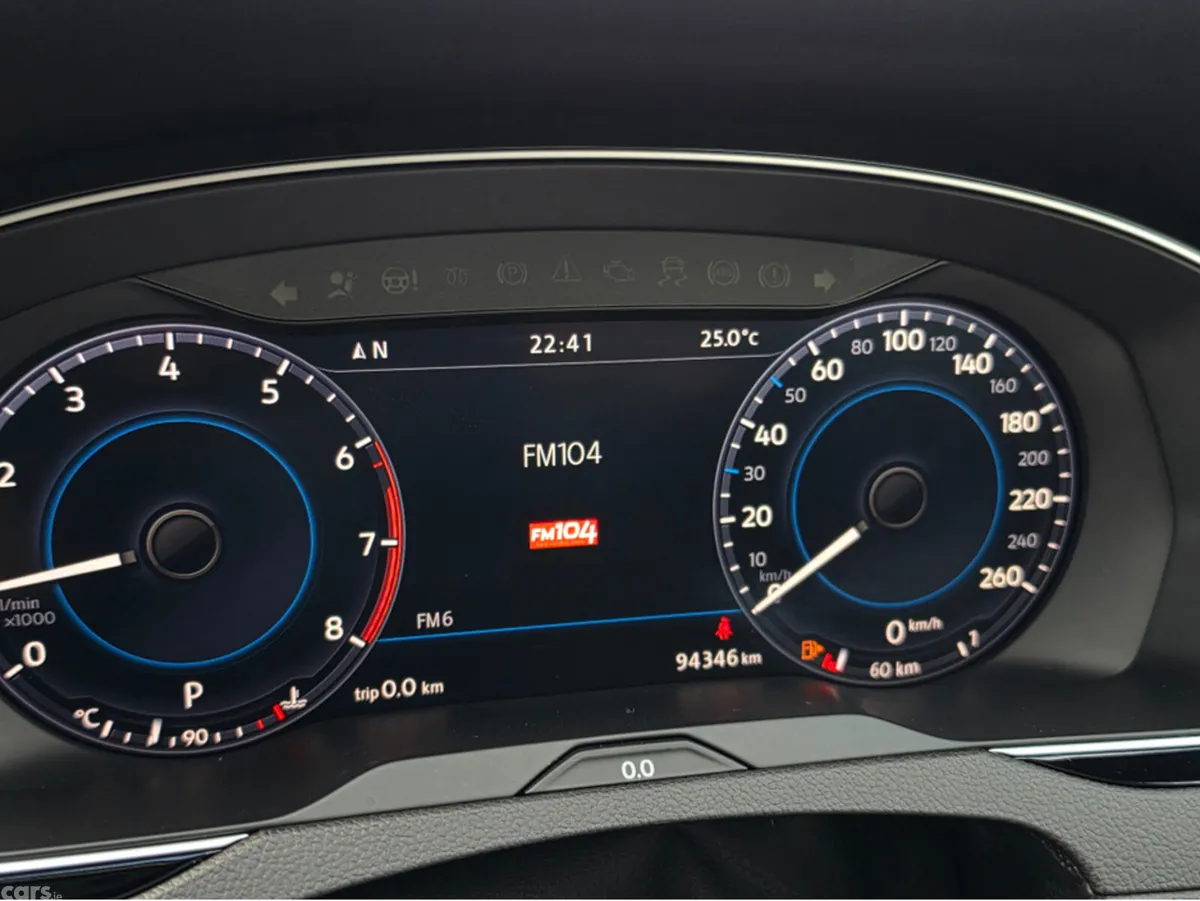 Volkswagen Passat Saloon, Petrol, 2017, White