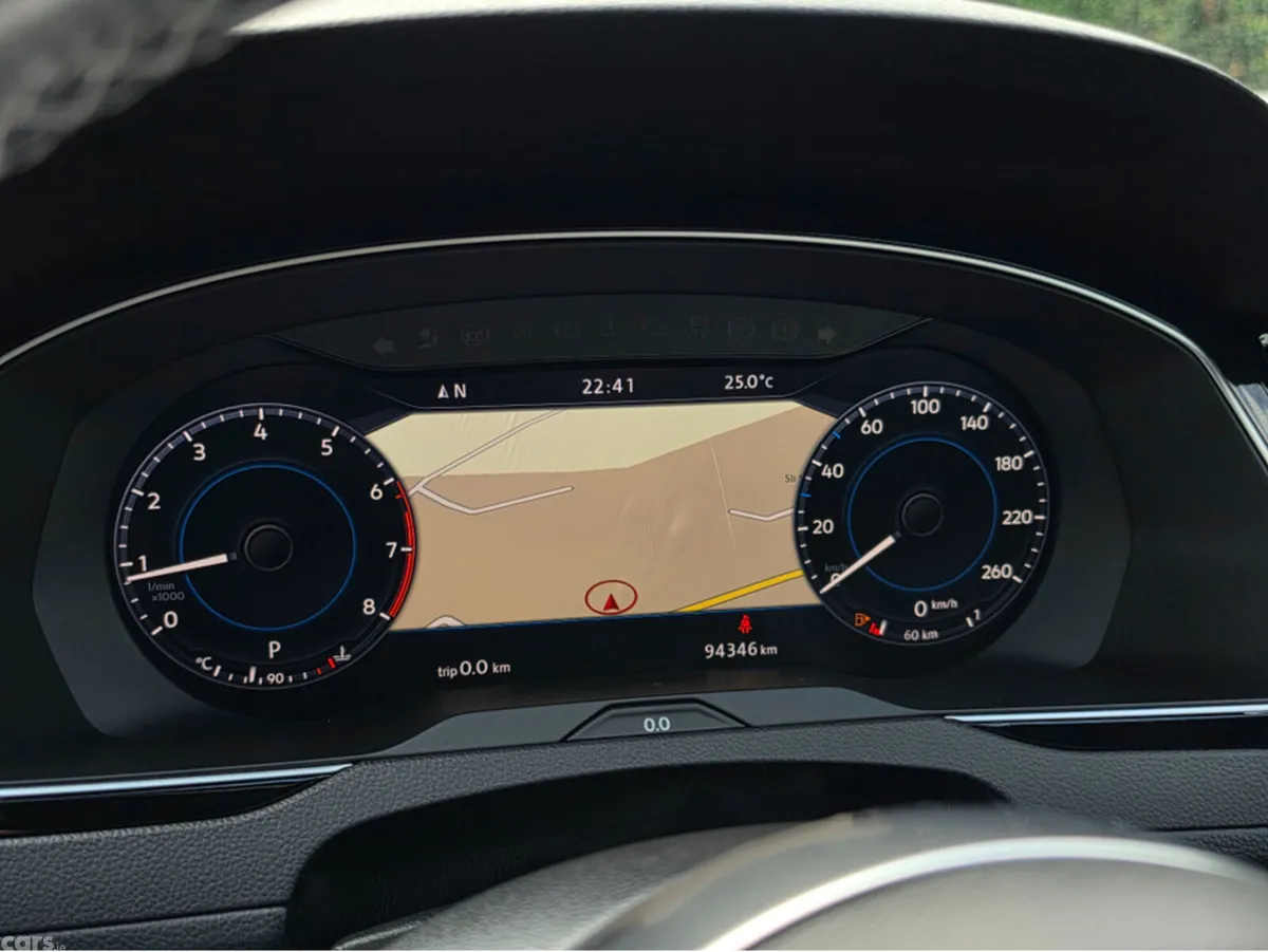 Volkswagen Passat Saloon, Petrol, 2017, White