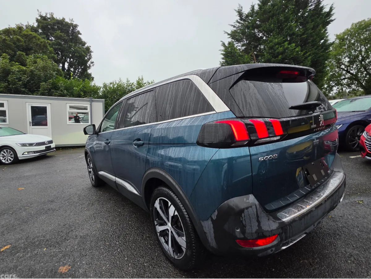 Peugeot 5008 MPV, Diesel, 2018, Blue