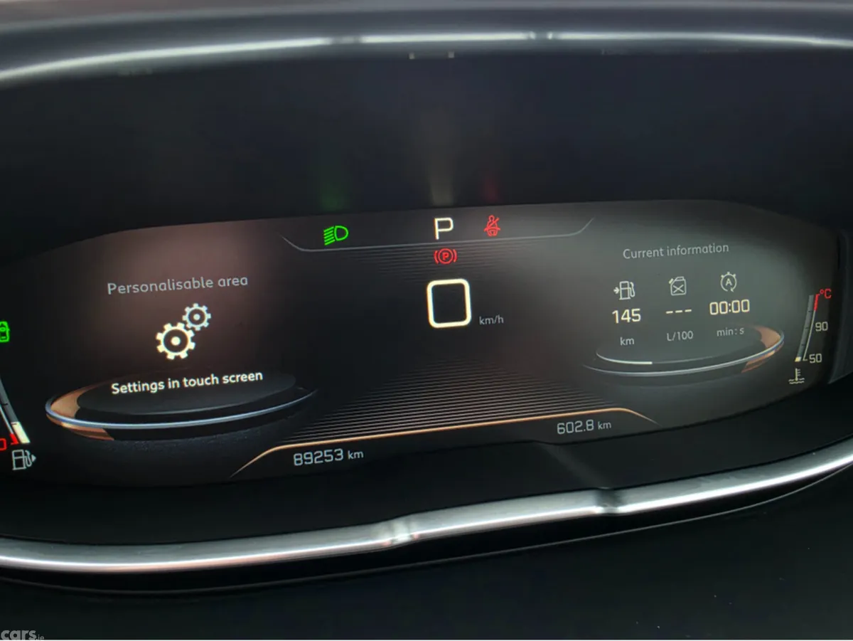 Peugeot 5008 MPV, Diesel, 2018, Blue