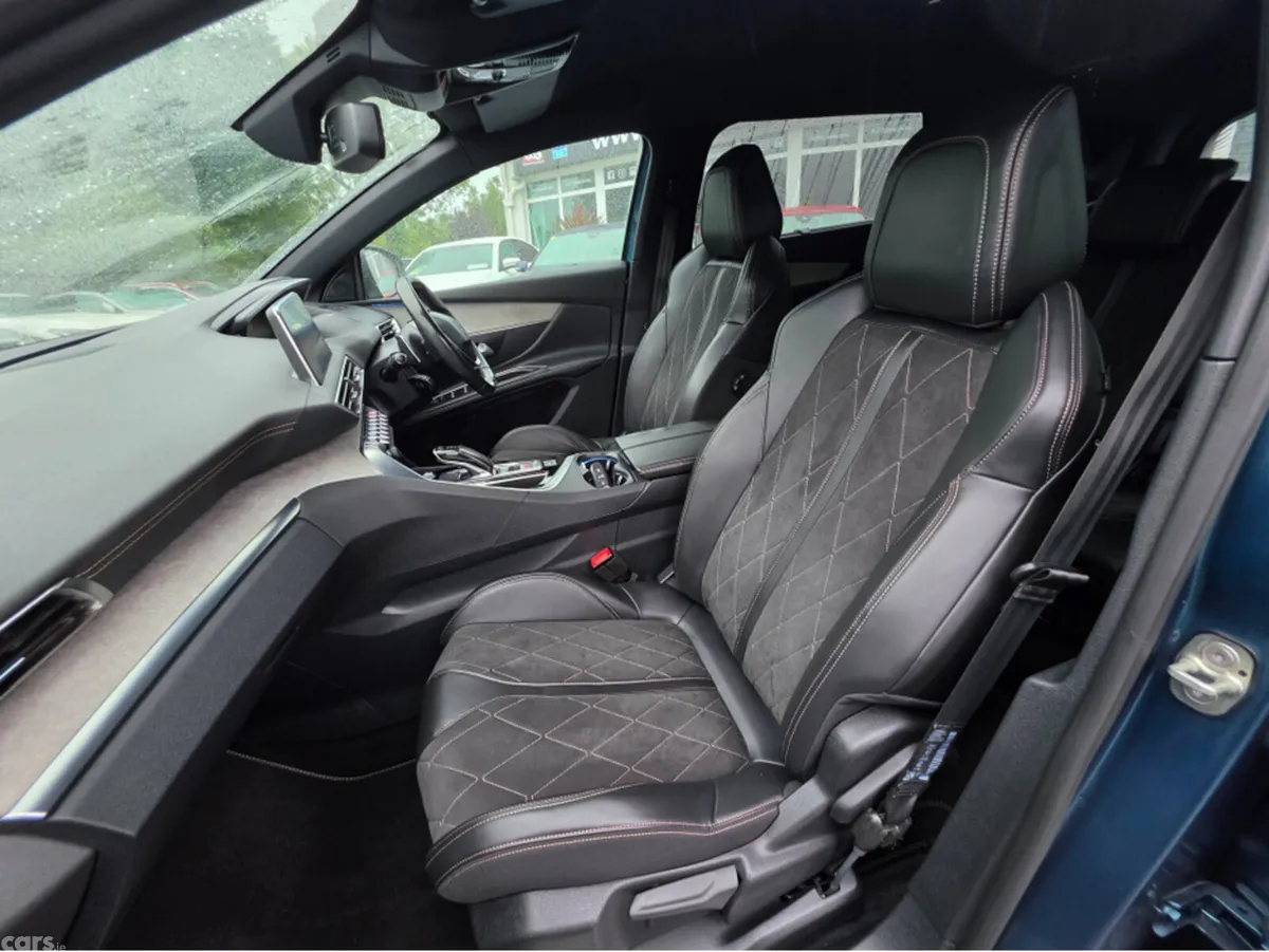 Peugeot 5008 MPV, Diesel, 2018, Blue