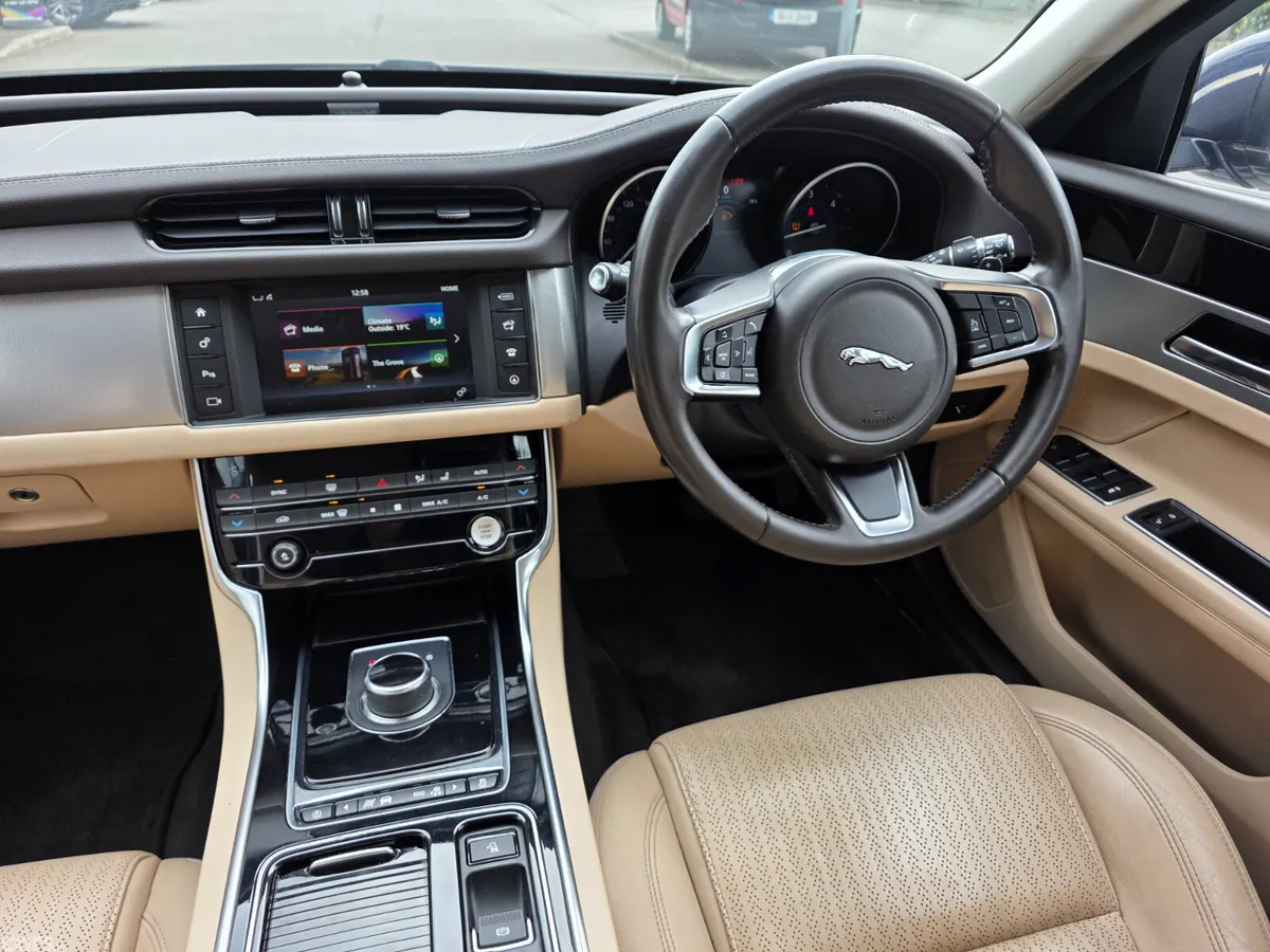 Jaguar XF Estate, Diesel, 2019, Blue
