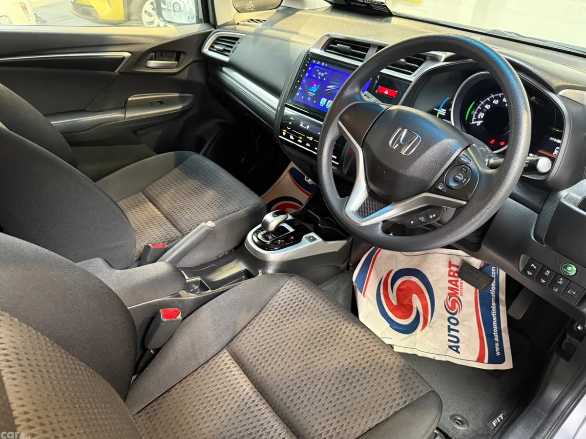 Honda Jazz Hatchback, Petrol Hybrid, 2019, Silver