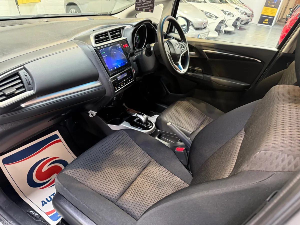 Honda Jazz Hatchback, Petrol Hybrid, 2019, Silver