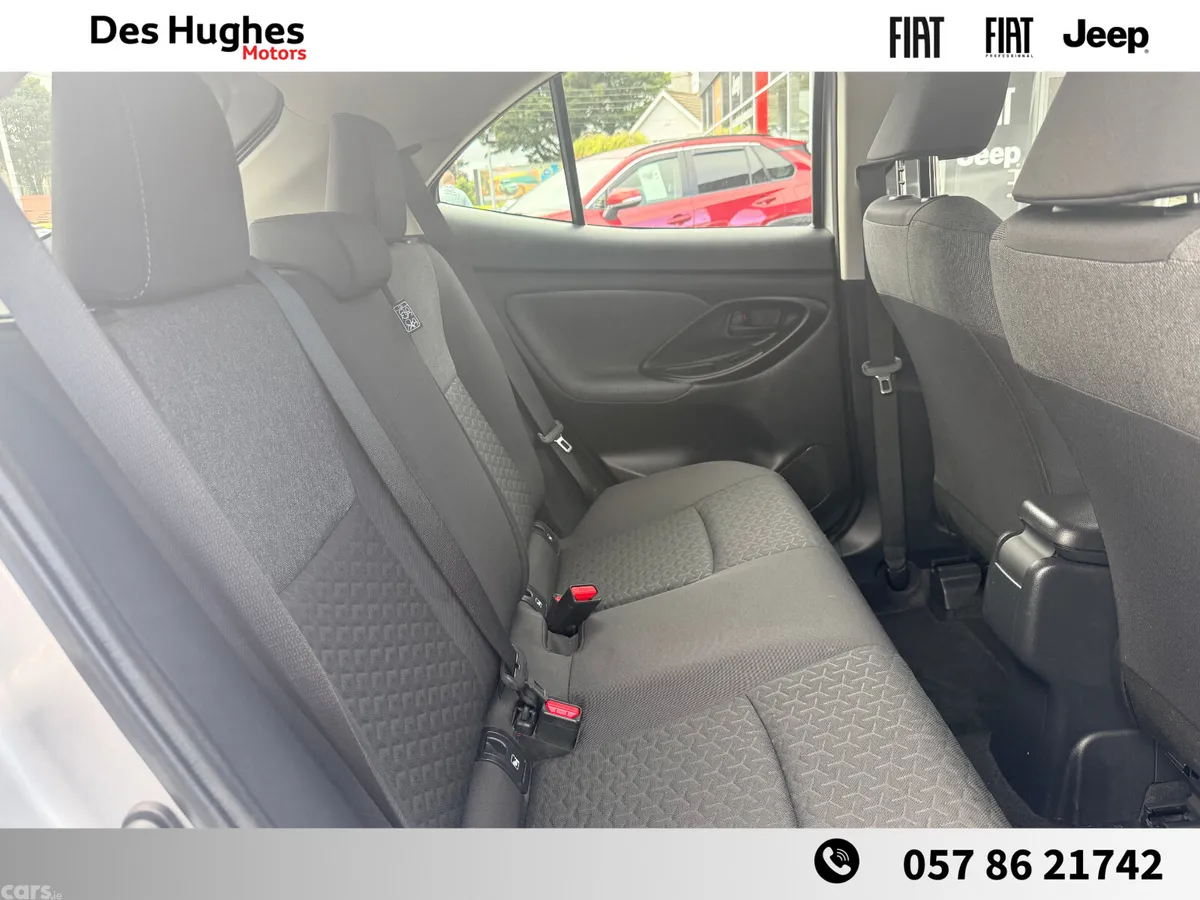 Toyota Yaris Cross Hatchback, Petrol Hybrid, 2022, Silver