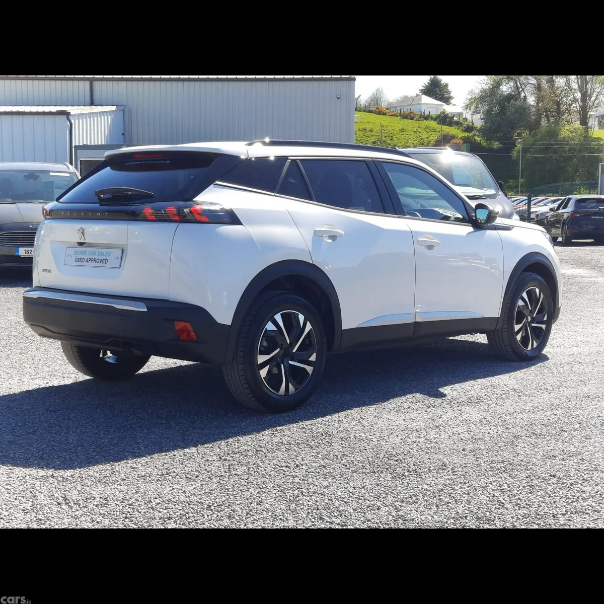 Peugeot 2008 MPV, Petrol, 2023, White