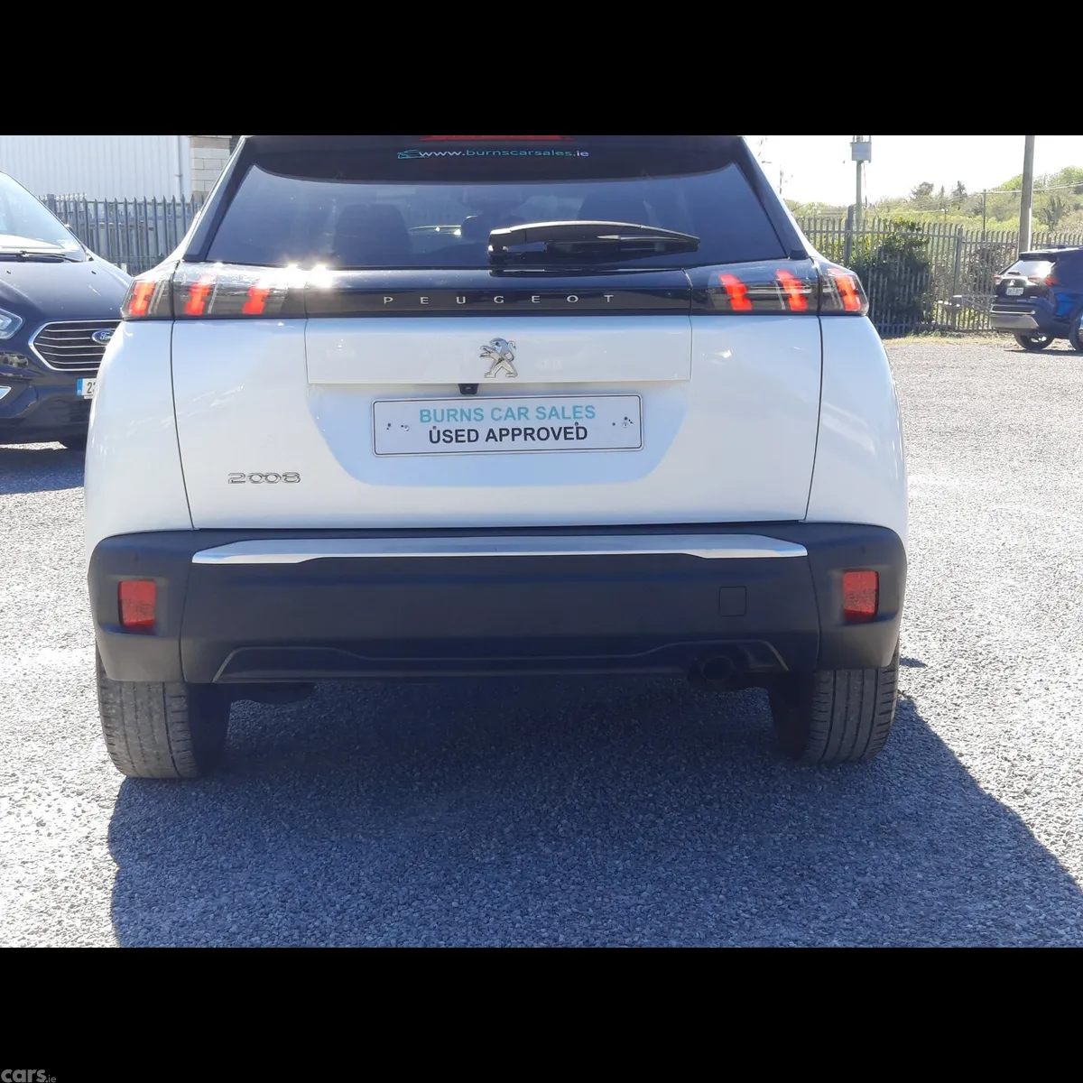 Peugeot 2008 MPV, Petrol, 2023, White