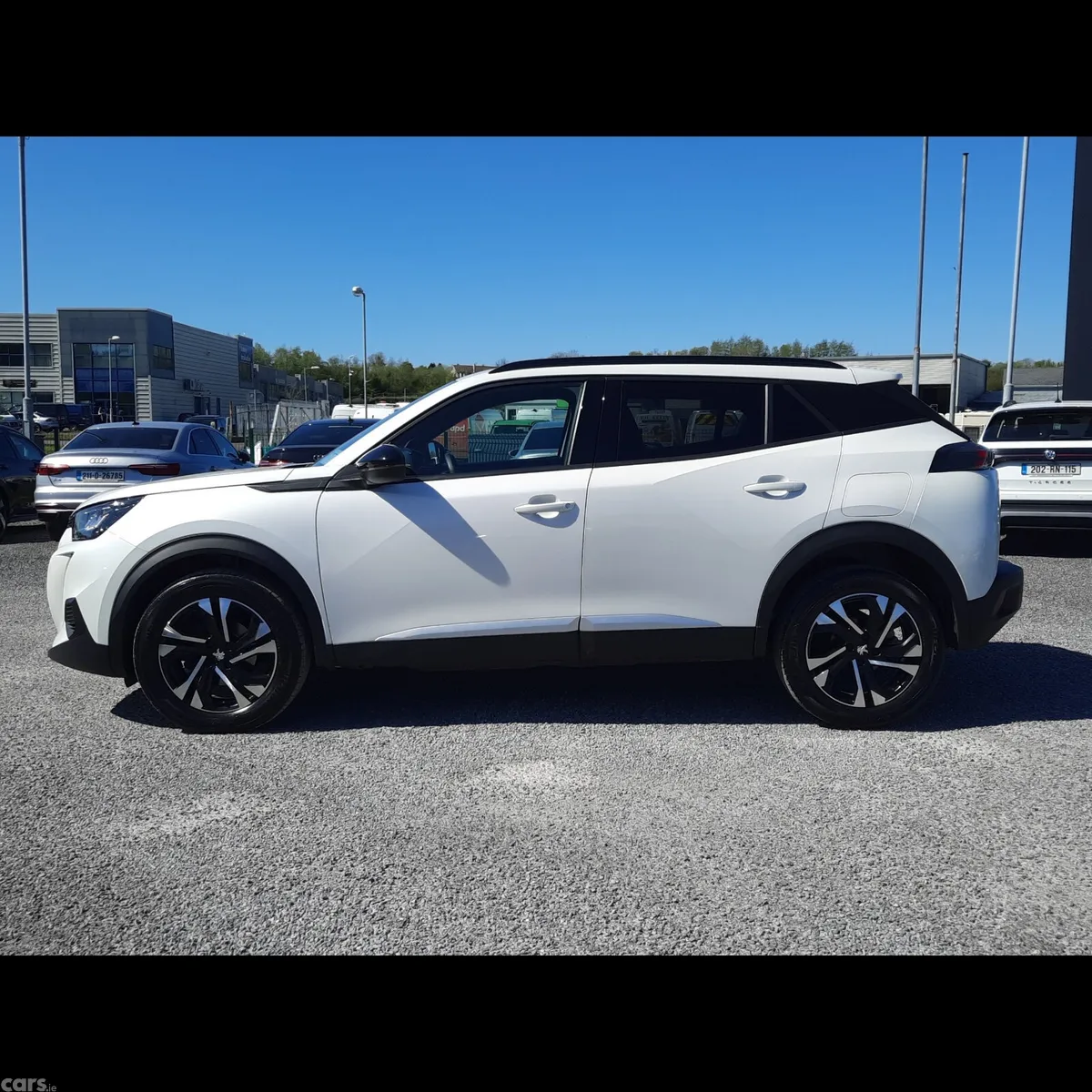 Peugeot 2008 MPV, Petrol, 2023, White