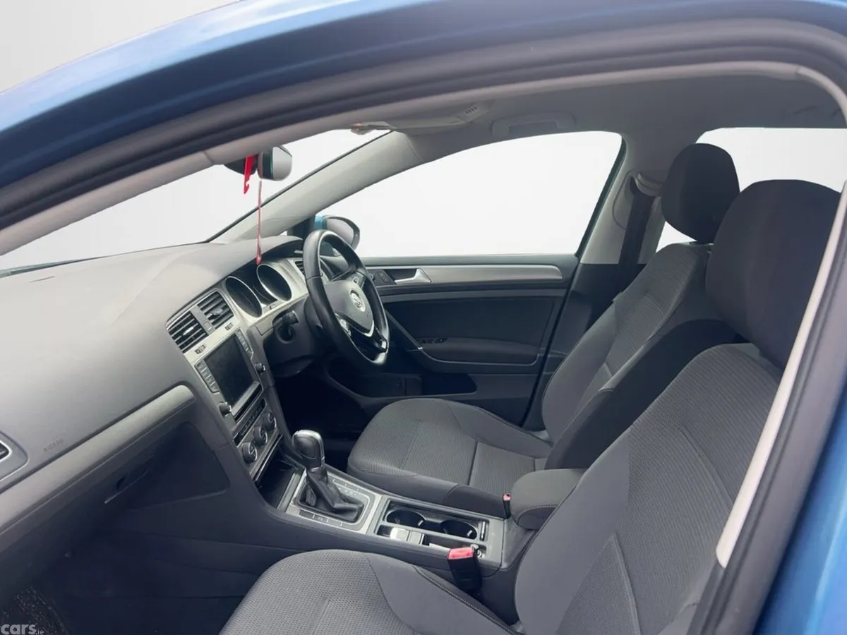 Volkswagen Golf Estate, Petrol, 2017, Blue