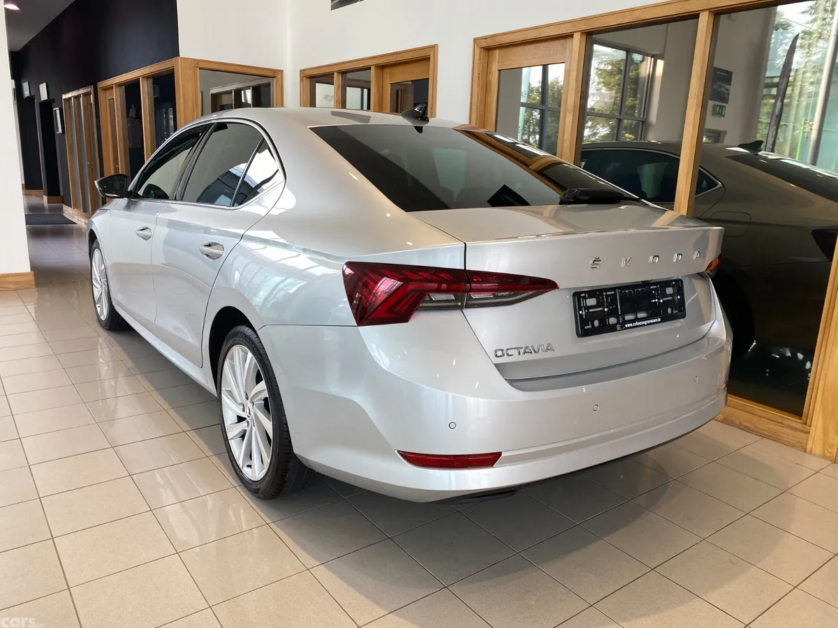 Skoda Octavia Saloon, Diesel, 2024, Grey