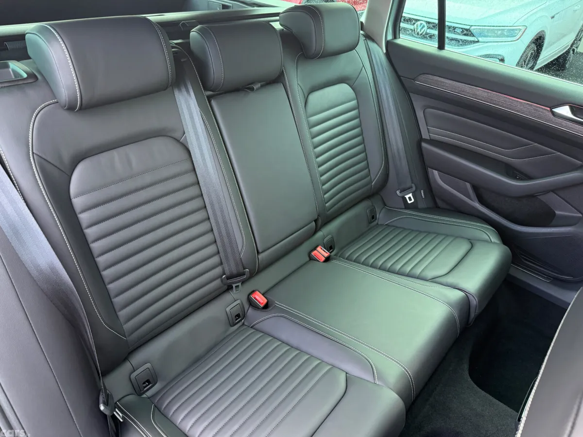 Volkswagen Passat Estate, Diesel, 2021, Silver