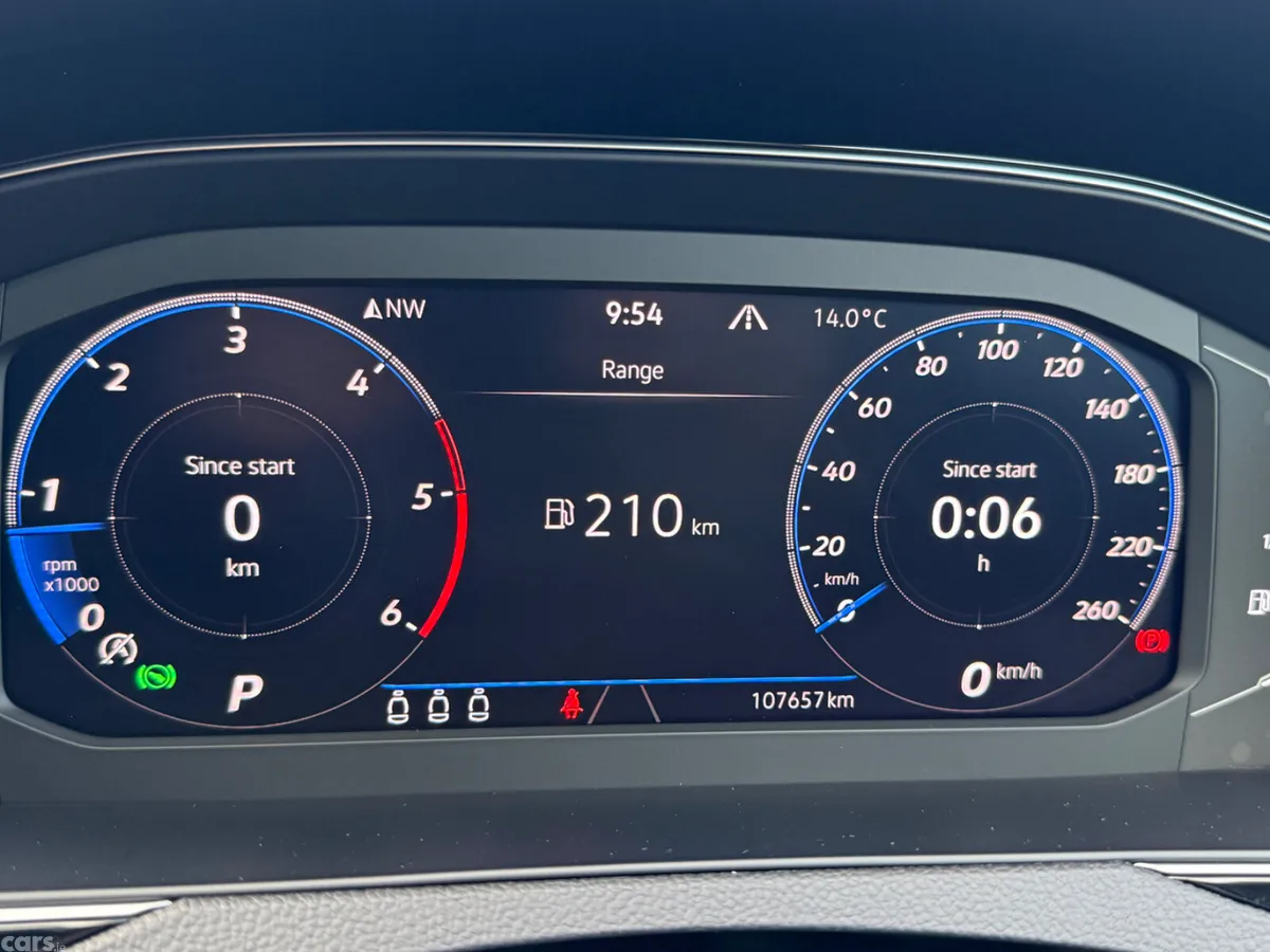 Volkswagen Passat Estate, Diesel, 2021, Silver