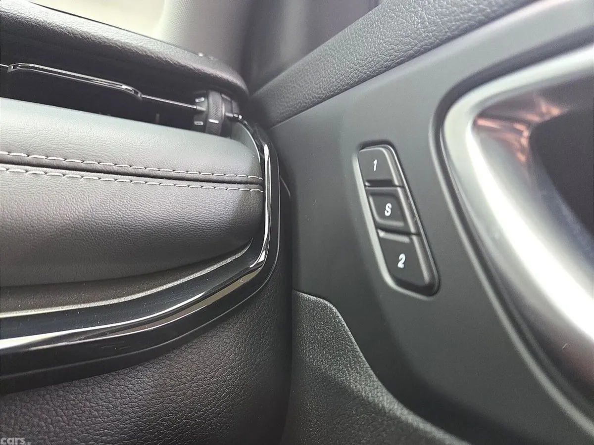 Jeep Compass SUV, Petrol Hybrid, 2026, Green