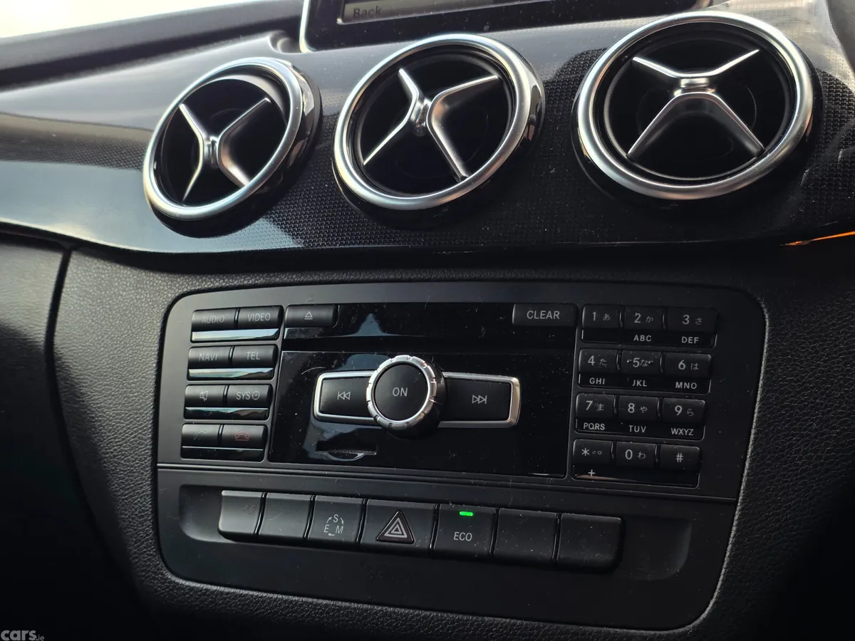 Mercedes-Benz B-Class MPV, Petrol, 2014, Brown