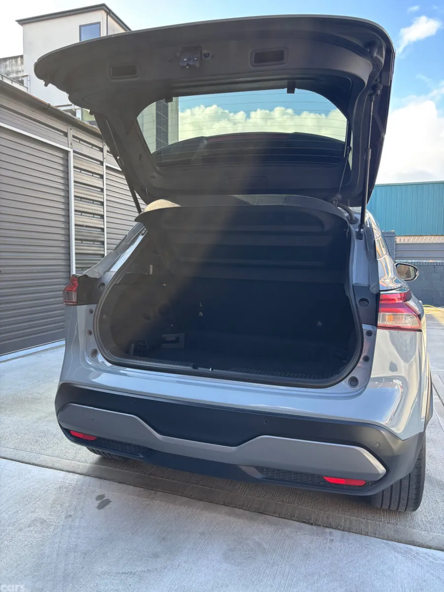 Nissan Qashqai MPV, Petrol, 2024, Grey