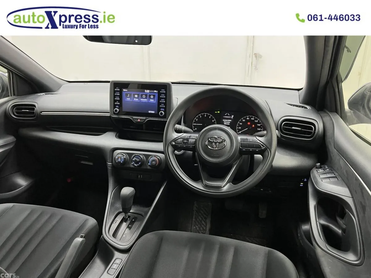 Toyota Yaris Hatchback, Petrol, 2023, Blue