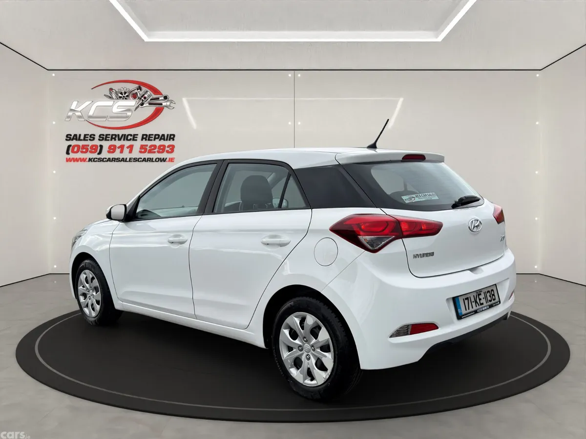 Hyundai i20 Hatchback, Petrol, 2017, White
