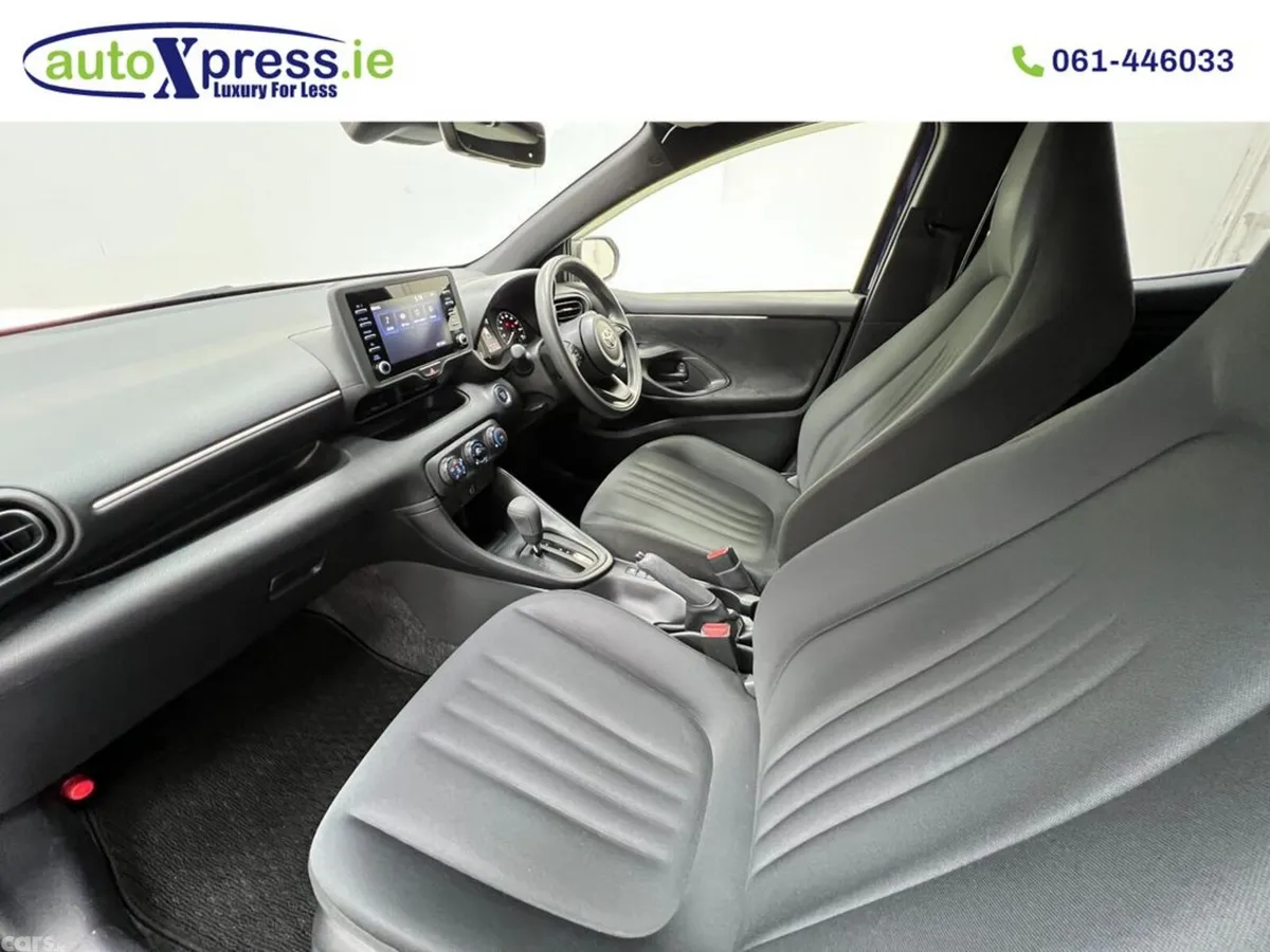 Toyota Yaris Hatchback, Petrol, 2023, Blue