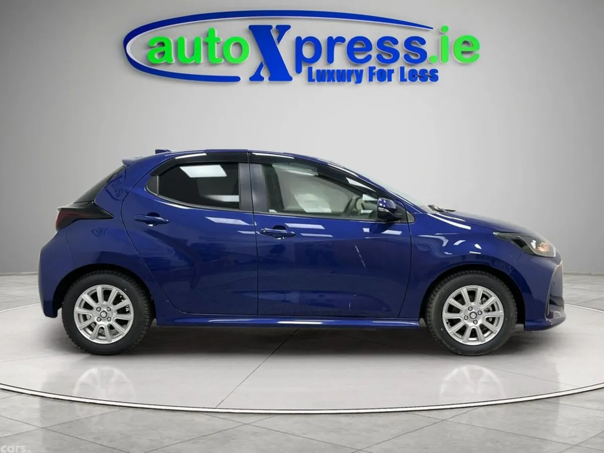 Toyota Yaris Hatchback, Petrol, 2023, Blue