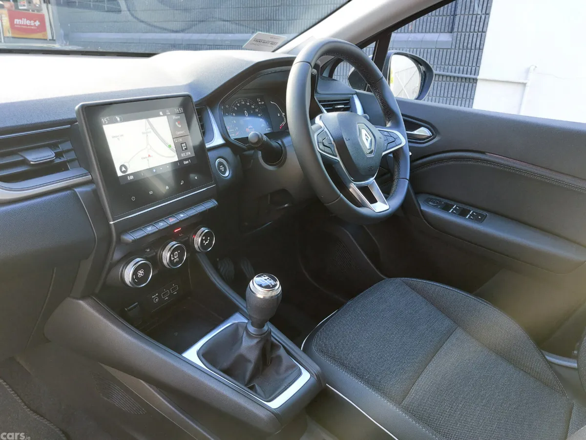 Renault Captur Hatchback, Petrol, 2023, Grey