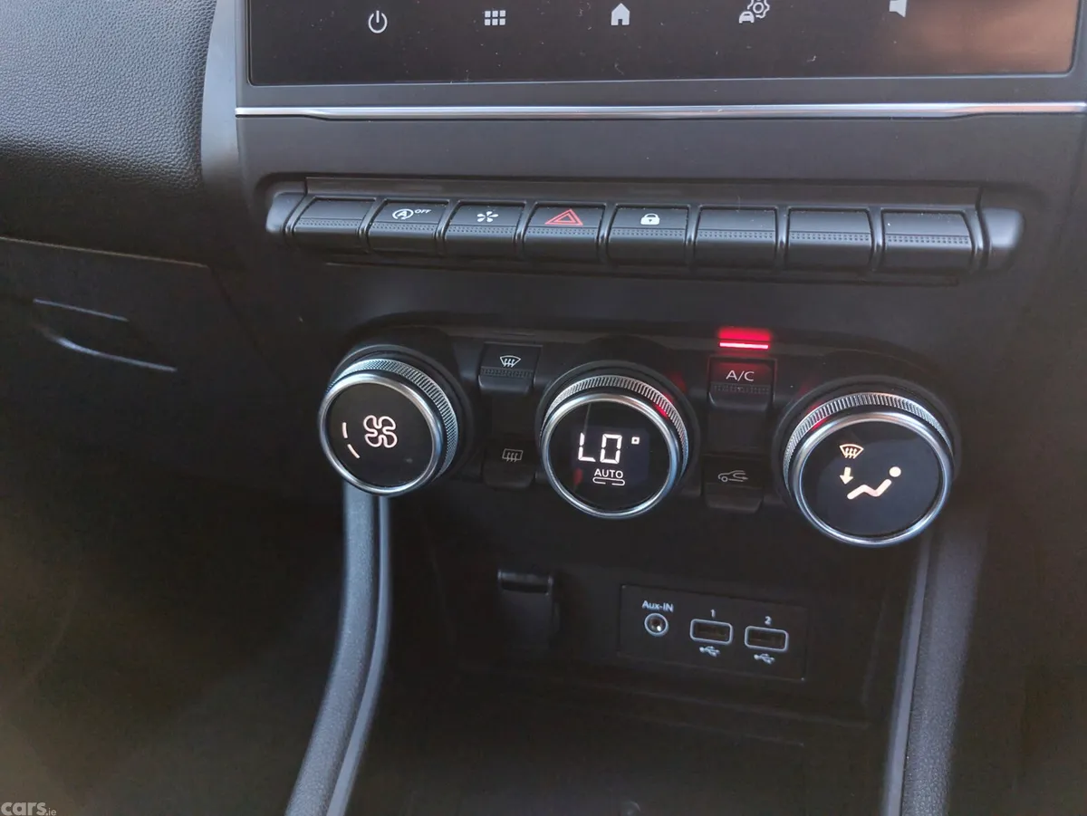 Renault Captur Hatchback, Petrol, 2023, Grey