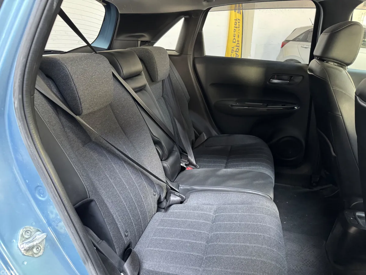 Honda Fit Hatchback, Petrol Hybrid, 2021, Blue