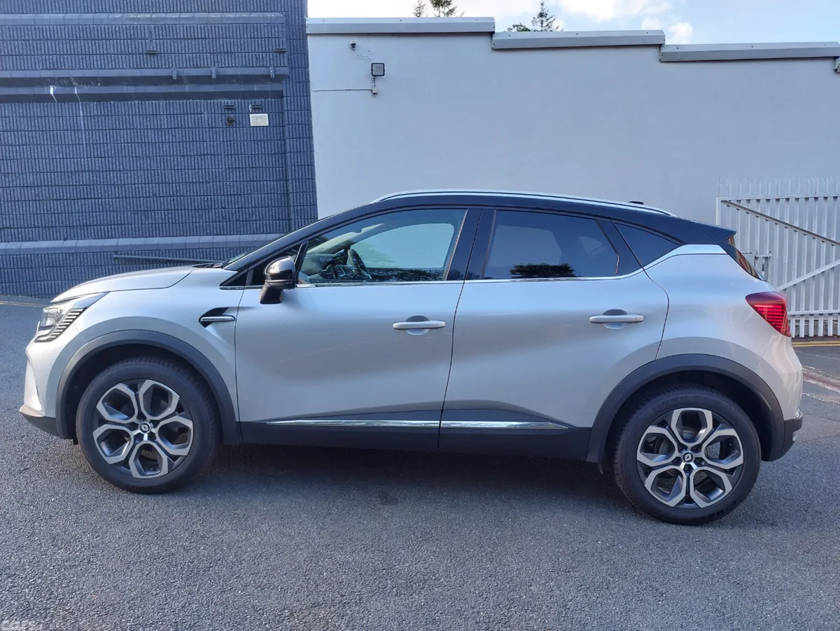 Renault Captur Hatchback, Petrol, 2023, Grey