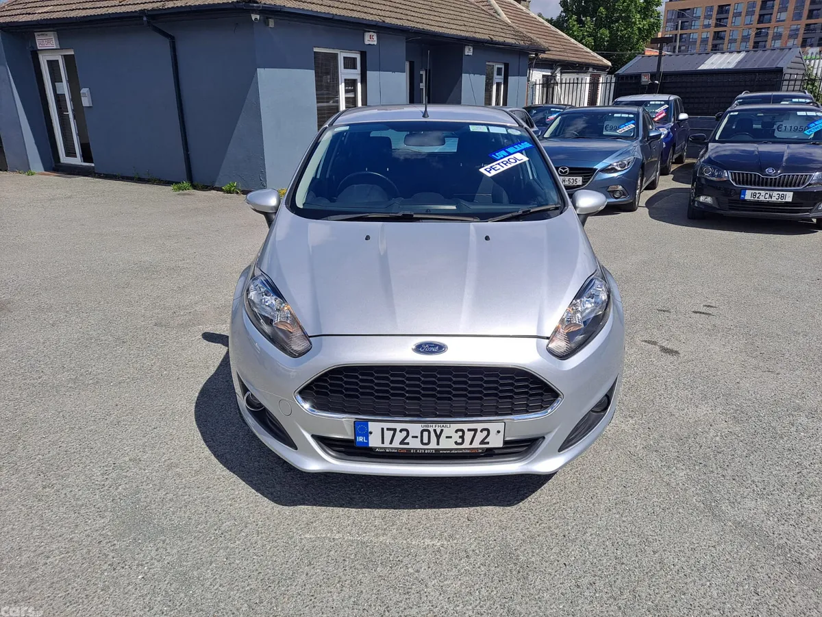 Ford Fiesta Hatchback, Petrol, 2017, Grey