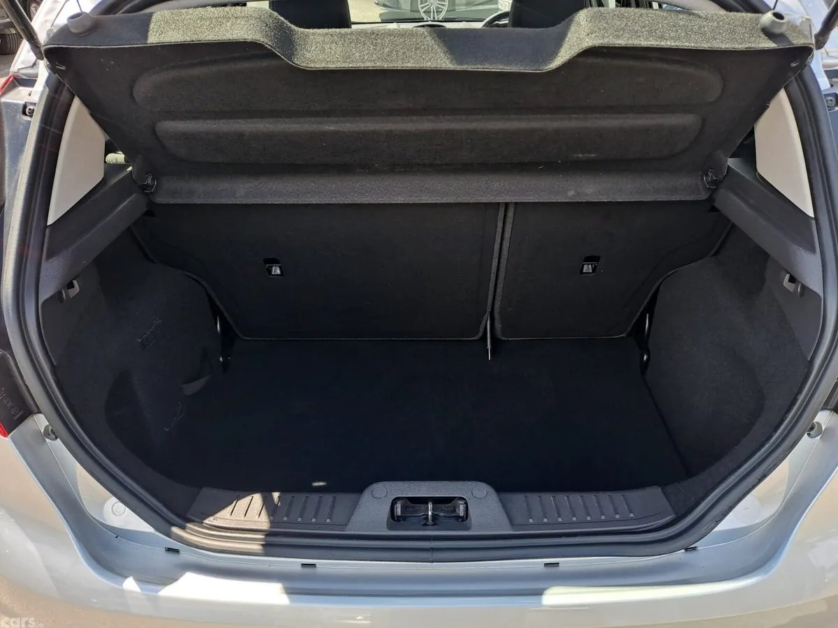 Ford Fiesta Hatchback, Petrol, 2017, Grey