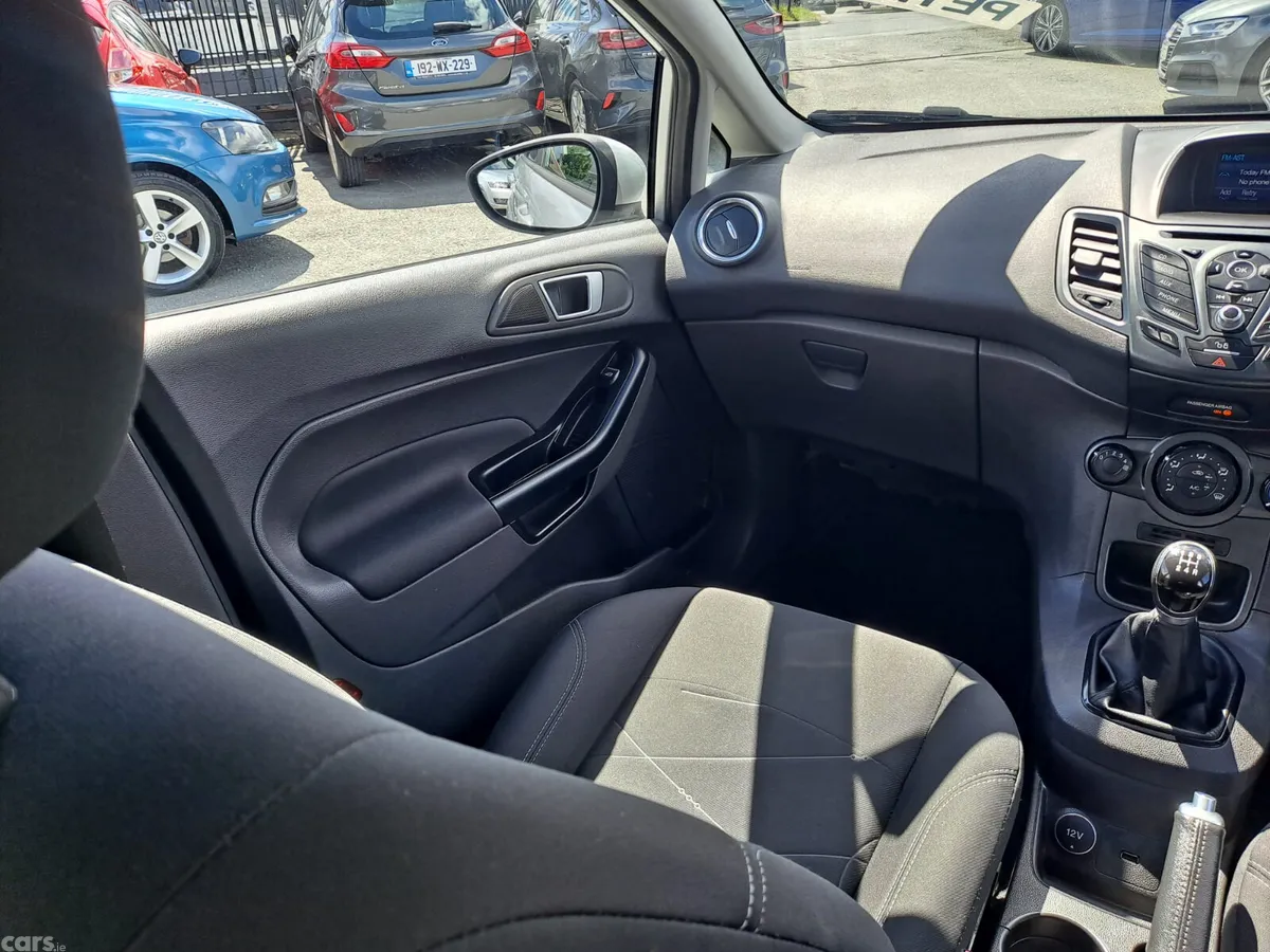 Ford Fiesta Hatchback, Petrol, 2017, Grey