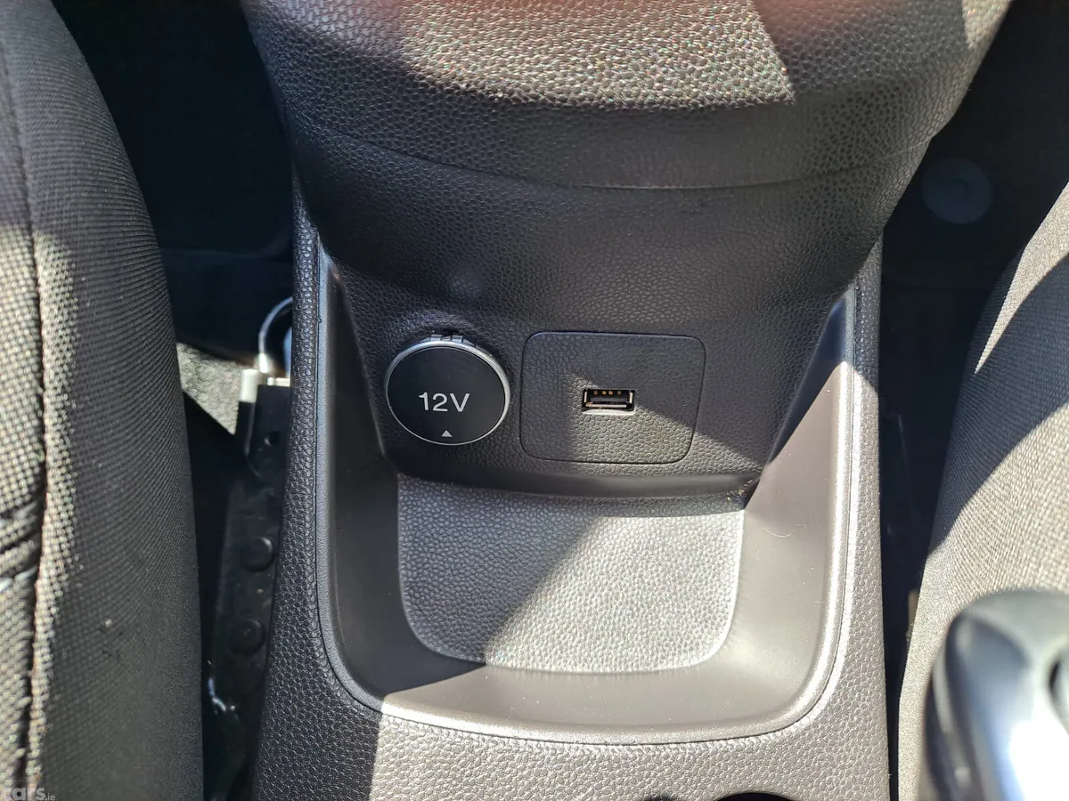 Ford Fiesta Hatchback, Petrol, 2017, Grey
