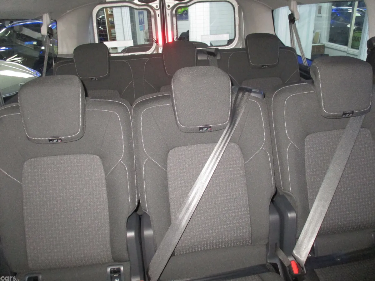 Ford Transit Custom MPV, Petrol Plug-in Hybrid, 2026, Grey