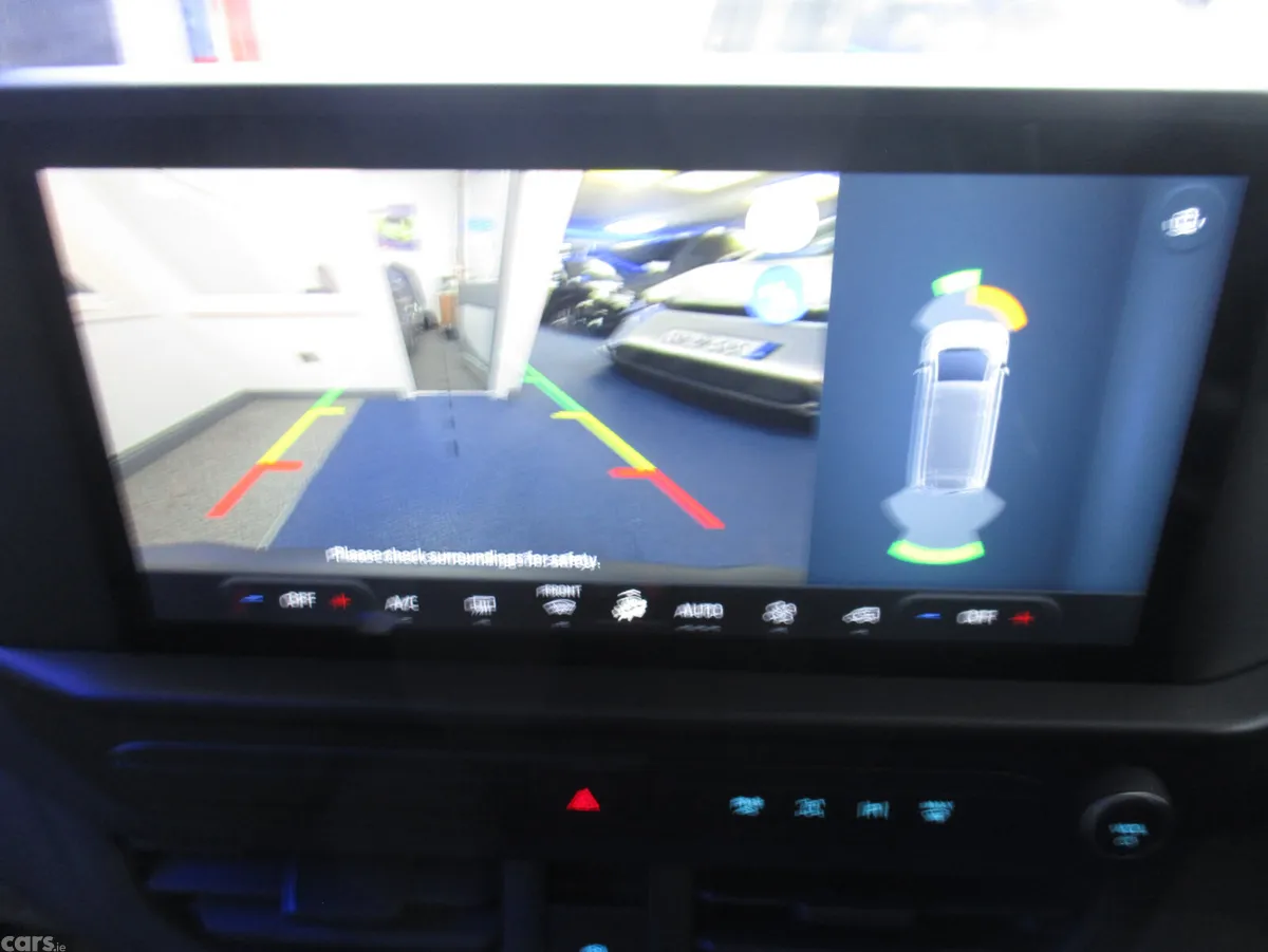 Ford Transit Custom MPV, Petrol Plug-in Hybrid, 2026, Grey