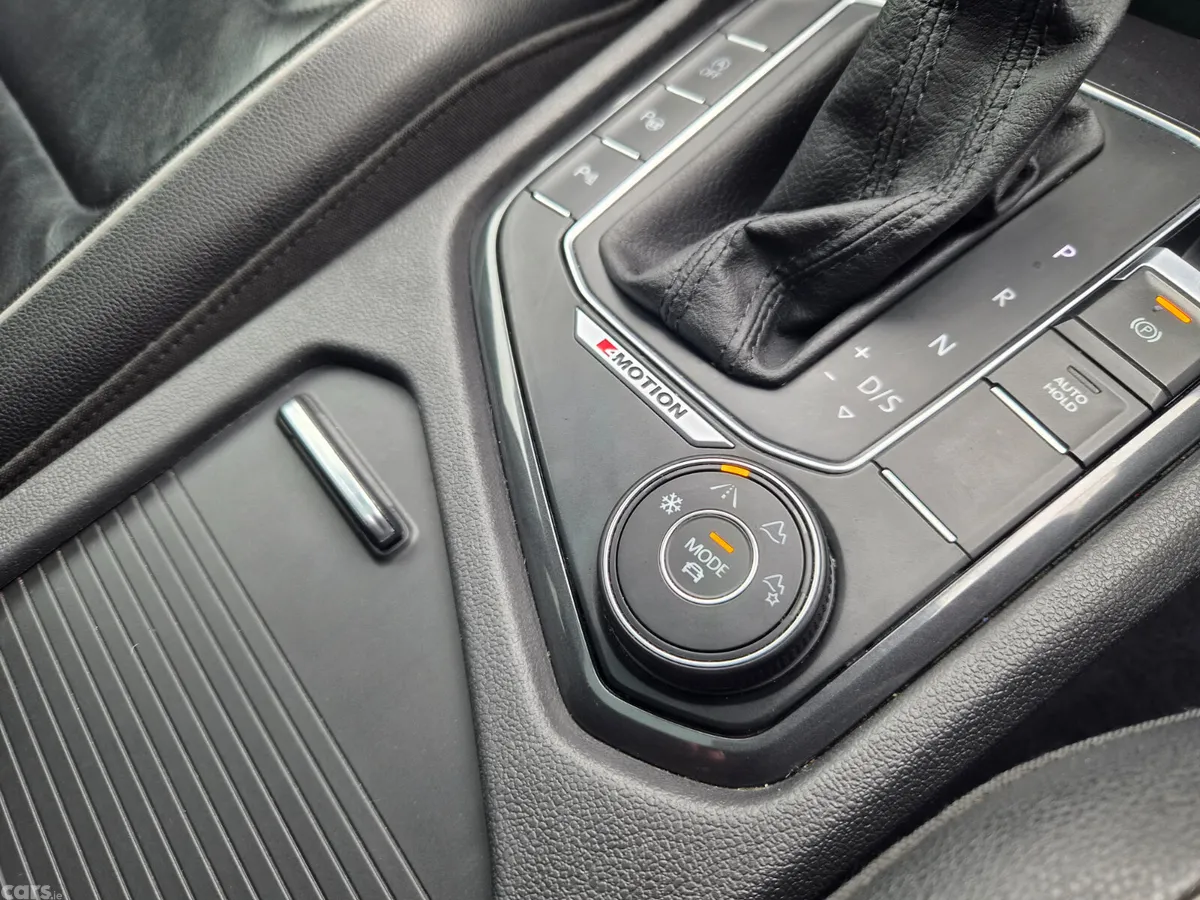 Volkswagen Tiguan SUV, Diesel, 2019, Black