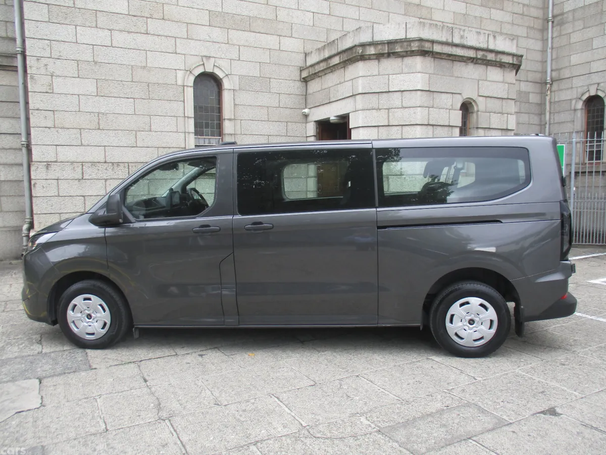 Ford Transit Custom MPV, Petrol Plug-in Hybrid, 2026, Grey