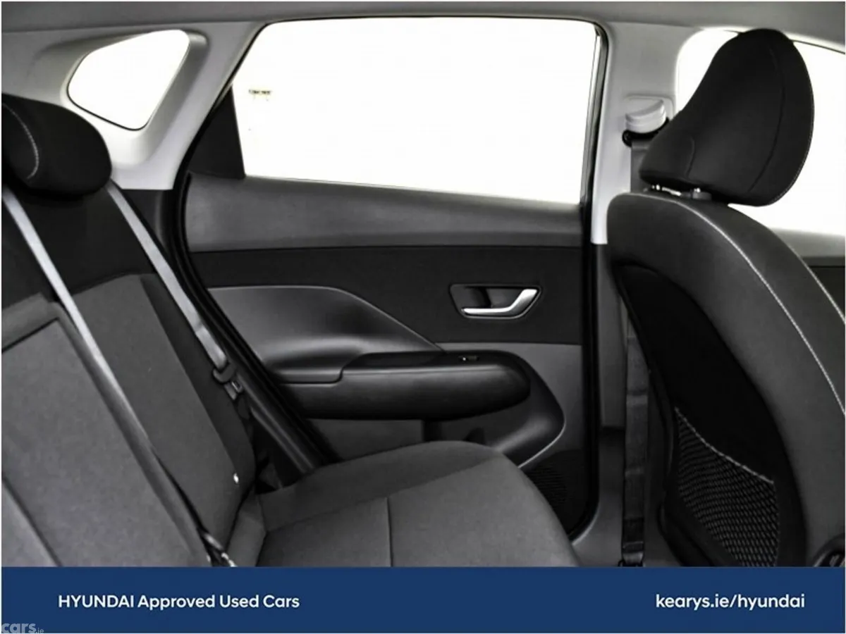 Hyundai KONA SUV, Electric, 2025, White