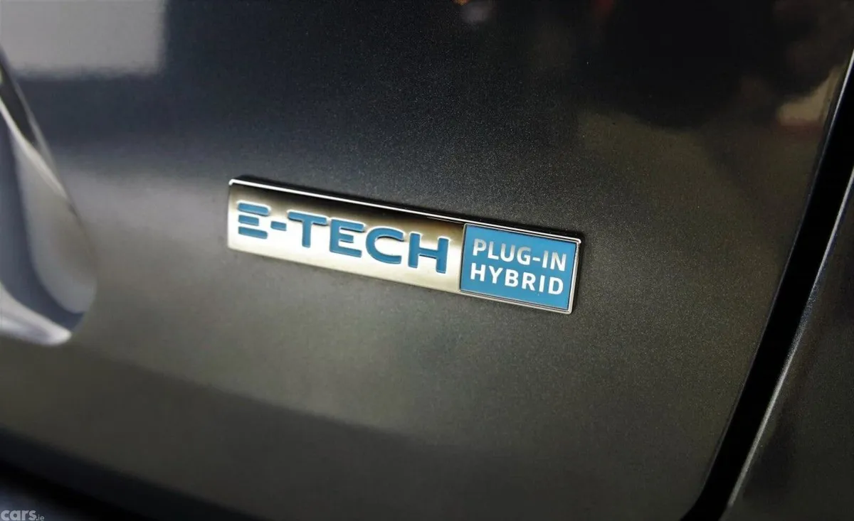 Renault Megane Estate, Petrol Plug-in Hybrid, 2022, Grey