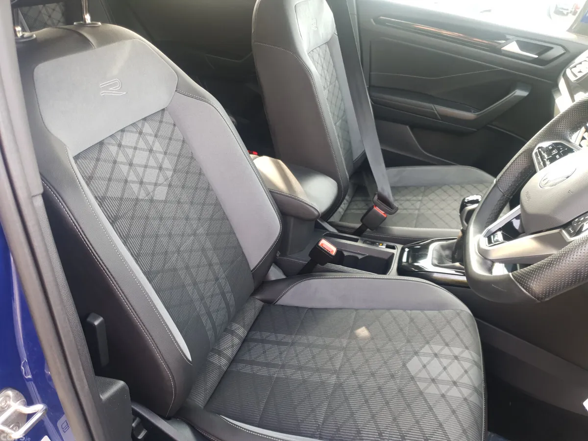 Volkswagen T-Roc SUV, Diesel, 2023, Blue