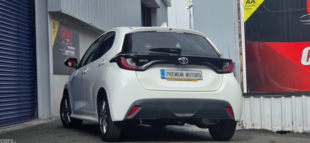 Toyota Yaris Hatchback, Petrol, 2021, White
