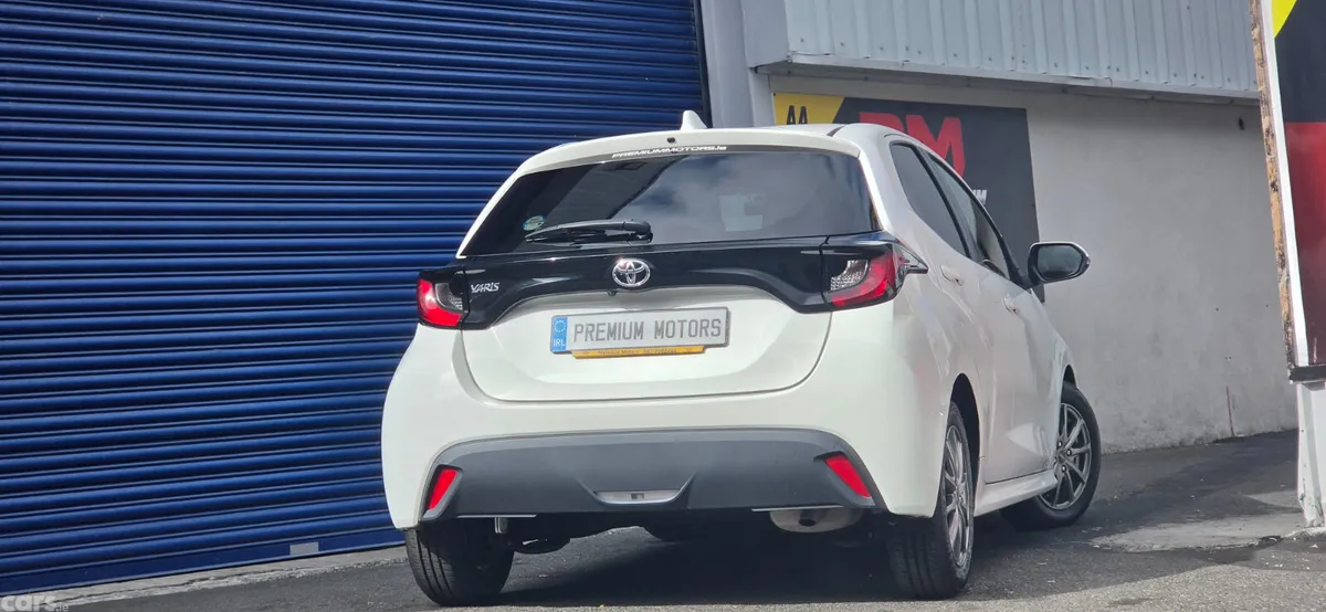 Toyota Yaris Hatchback, Petrol, 2021, White