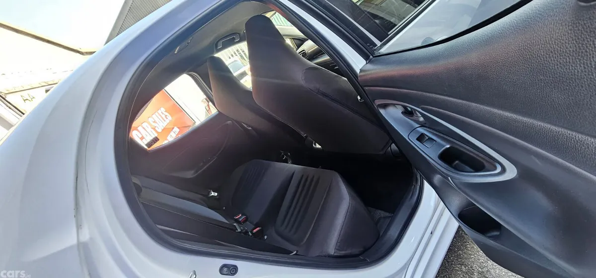 Toyota Yaris Hatchback, Petrol, 2021, White