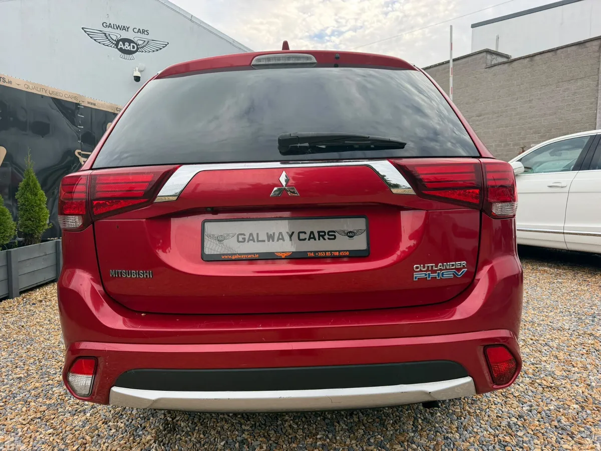 Mitsubishi Outlander SUV, Petrol Plug-in Hybrid, 2017, Red